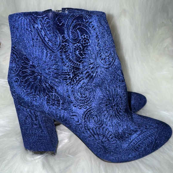 Who What Wear Navy Velvet Boots - Picture 5 of 10